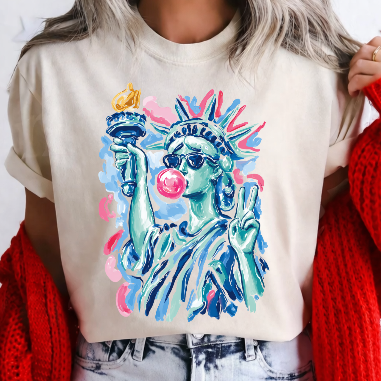 Statue of Liberty Blowing Bubble Tee