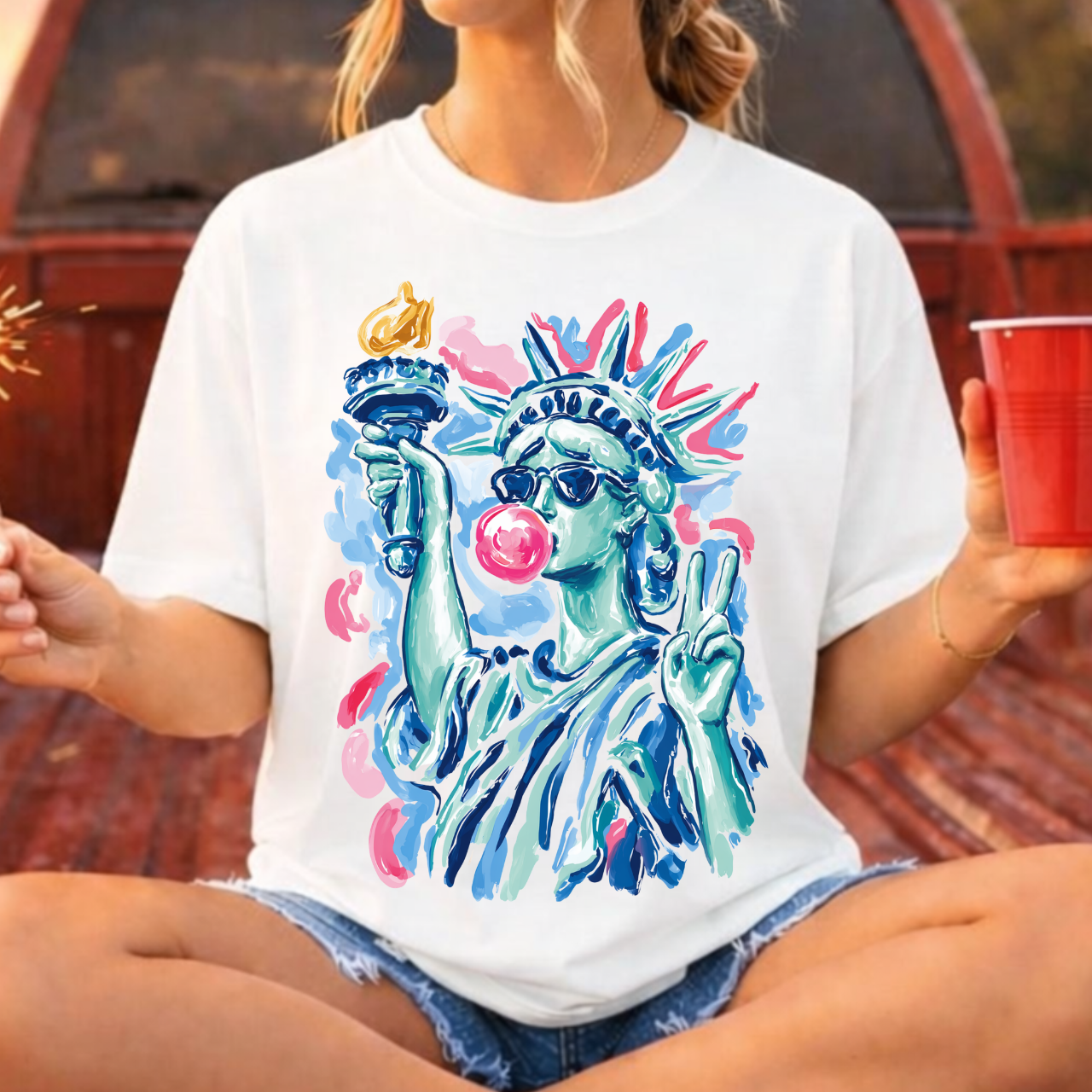Statue of Liberty Blowing Bubble Tee